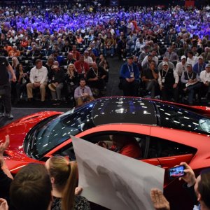 2017-acura-nsx-with-vin-001-sells-at-auction-for-1-2-million_100544180_l.jpg