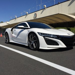 acura-nsx-honda-rd-center-oct-2015_100532294_l.jpg