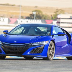 2017-acura-nsx_100531726_h.jpg