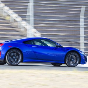 2017-acura-nsx_100531733_h.jpg