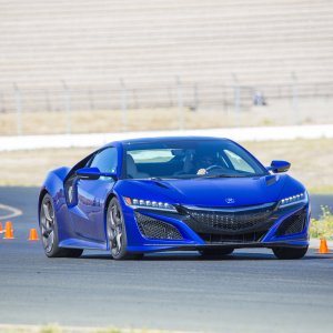 2017-acura-nsx_100531734_h.jpg