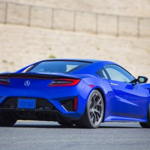 2017-acura-nsx_100531727_l.jpg