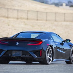 2017-acura-nsx_100531731_l.jpg