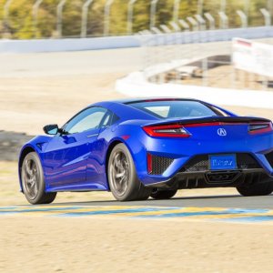 2017-acura-nsx_100531736_l.jpg