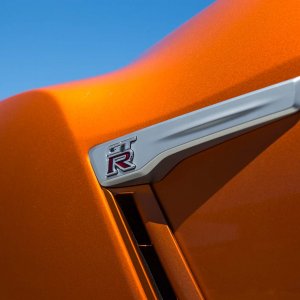 2017-Nissan-GT-R-exterior-details.jpg