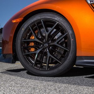 2017-Nissan-GT-R-wheels.jpg